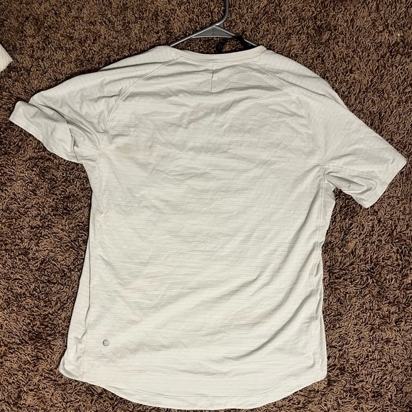 Metal Vent Tech Lululemon
Short-Sleeve Shirt - Picture 4 of 4